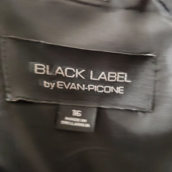 Dress - Picture 3 of 3